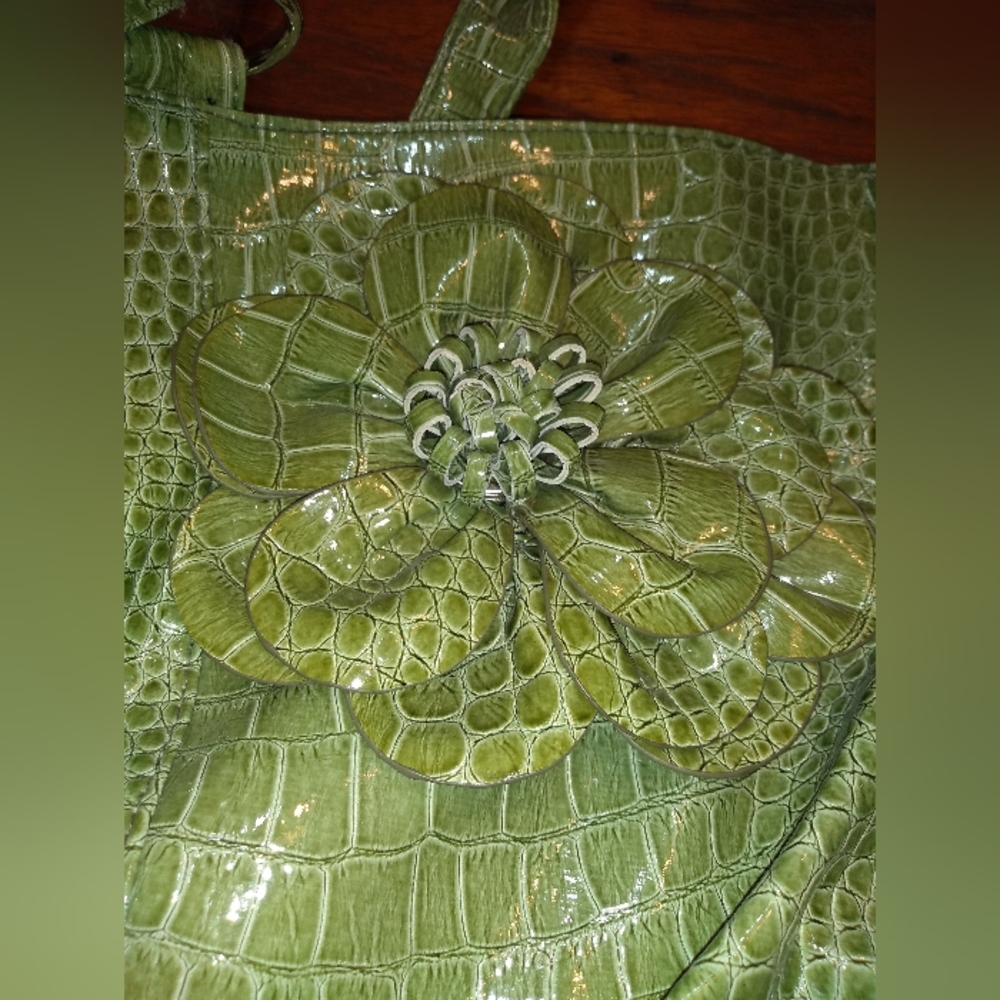 Green Purse, No Label, Faux Crocodile or Alligator Leather, Satchel Shou… - Picture 5 of 13